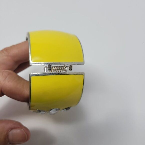 Clamp Cuff Bangle Thick Chunky Yellow Enameled Rhinestone Flower Statement - Picture 10 of 11